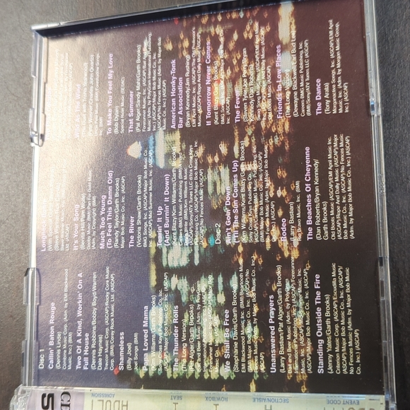 Garth Brooks Double live album (1997) - Picture 7 of 7